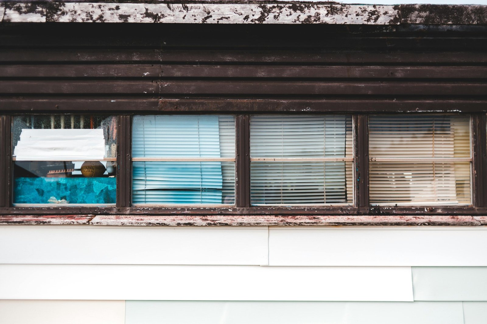 pexels-introspectivedsgn-4775438